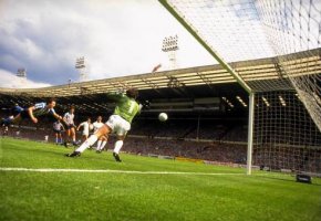 Keith Houchen scores City's 2nd goal with a diving header